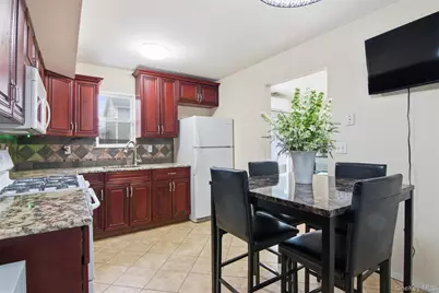 2760 Schleigel Boulevard, Amityville, NY 11701 - Photo 8