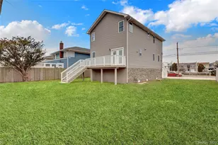 1010 California Pl S, Island Park, NY 11558 - Photo 26