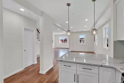 1010 California Place S, Island Park, NY 11558 - Photo 10