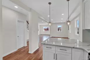 1010 California Pl S, Island Park, NY 11558 - Photo 10