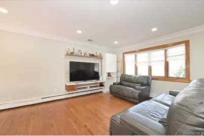 332 Sea Cliff Street, Islip Terrace, NY 11752 - Photo 6