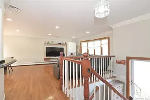 332 Sea Cliff St, Islip Terrace, NY 11752 - Photo 4