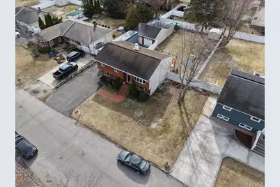 332 Sea Cliff Street, Islip Terrace, NY 11752 - Photo 28