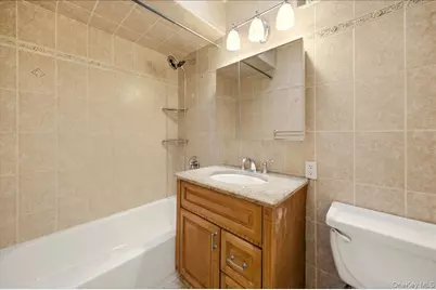 707 Hollywood Avenue, Bronx, NY 10465 - Photo 10