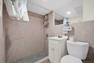 179-04 Selover Rd, Jamaica, NY 11434 - Photo 26