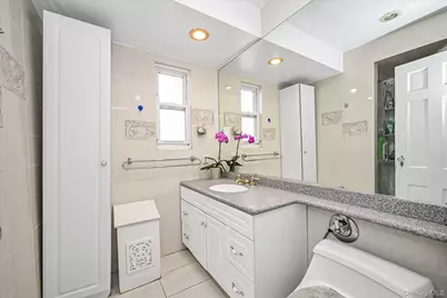 18432 Cambridge Road, Jamaica, NY 11432 - Photo 14