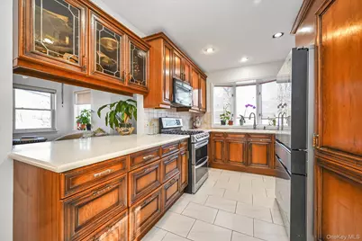 18432 Cambridge Road, Jamaica, NY 11432 - Photo 10