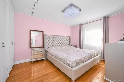 18432 Cambridge Road, Jamaica, NY 11432 - Photo 12