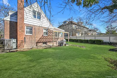 18432 Cambridge Road, Jamaica, NY 11432 - Photo 20