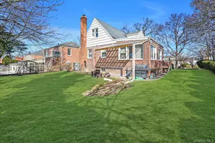 184-32 Cambridge Rd, Jamaica, NY 11432 - Photo 2