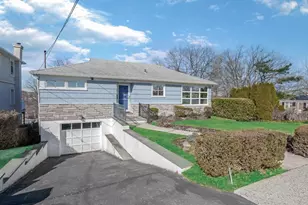 37 Berkshire Rd, Yonkers, NY 10710 - Photo 2