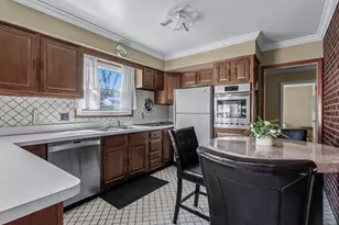 37 Berkshire Rd, Yonkers, NY 10710 - Photo 12