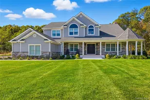 2 Ashley Ct, Northport, NY 11768 - Photo 2