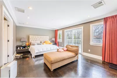 26 Birchdale Lane, Port Washington, NY 11050 - Photo 12