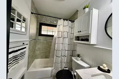 68 Robert Street, Freeport, NY 11520 - Photo 6