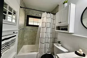 68 Robert St, Freeport, NY 11520 - Photo 6