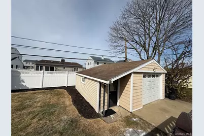 68 Robert Street, Freeport, NY 11520 - Photo 10