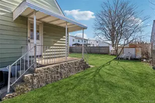 2036 Front St, East Meadow, NY 11554 - Photo 20