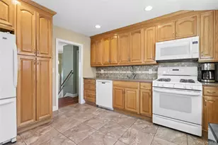 14 Wenmore Rd, Commack, NY 11725 - Photo 8