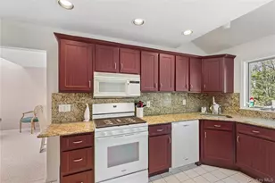 12 Stone Gate Ct, Smithtown, NY 11787 - Photo 10