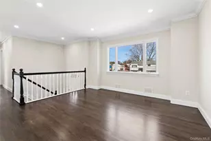 236 Vermont Ave, Bay Shore, NY 11706 - Photo 4