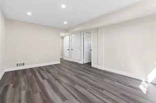 236 Vermont Ave, Bay Shore, NY 11706 - Photo 22