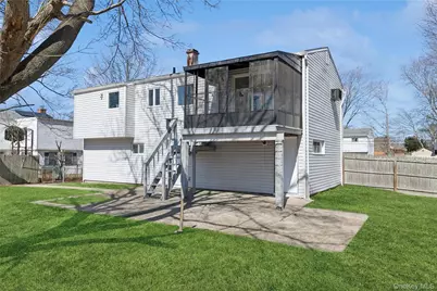 236 Vermont Avenue, Bay Shore, NY 11706 - Photo 32