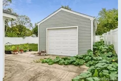 148 E Booker Avenue, Wyandanch, NY 11798 - Photo 2