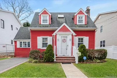 3978 William Street, Seaford, NY 11783 - Photo 2