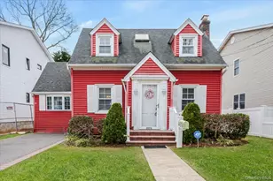 3978 William St, Seaford, NY 11783 - Photo 2