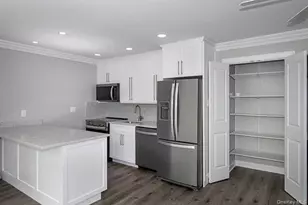 164 W Montauk Hwy, Hampton Bays, NY 11946 - Photo 2