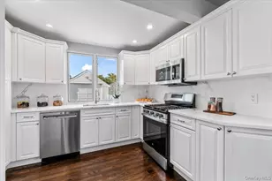 33 Ave B Ave, Port Washington, NY 11050 - Photo 12