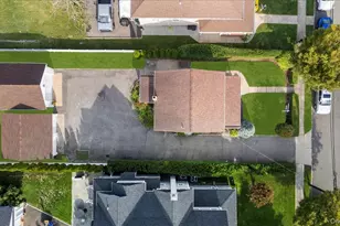 33 Ave B Ave, Port Washington, NY 11050 - Photo 32