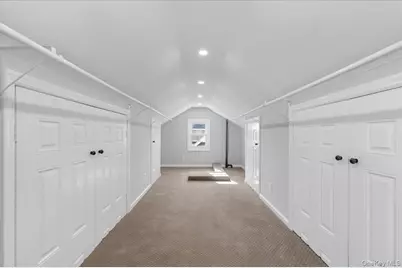 33 Avenue B Avenue, Port Washington, NY 11050 - Photo 22