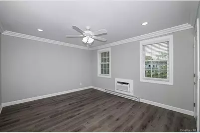 164 W Montauk Highway #9, Hampton Bays, NY 11946 - Photo 4