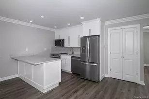 164 W Montauk Hwy, Hampton Bays, NY 11946 - Photo 2