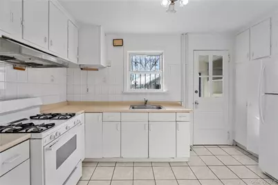 123-10 25th Road, Flushing, NY 11354 - Photo 4