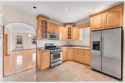 2925 Morgan Avenue #2, Bronx, NY 10469 - Photo 6