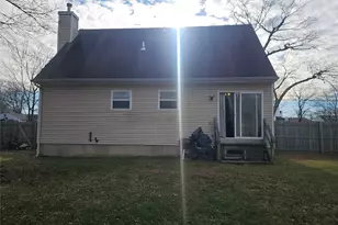 11 Holbrook St, Bay Shore, NY 11706 - Photo 6