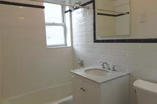 160 S Middle Neck Rd, Great Neck, NY 11021 - Photo 14