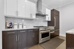 100 Garvies Point Rd, Glen Cove, NY 11542 - Photo 12