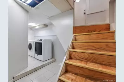 8420 Charlecote Ridge, Jamaica, NY 11432 - Photo 28