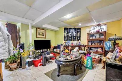 8420 Charlecote Ridge, Jamaica, NY 11432 - Photo 32