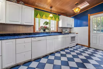 8420 Charlecote Ridge, Jamaica, NY 11432 - Photo 14