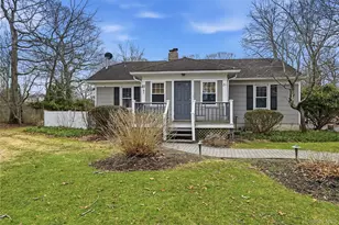 21 King St, Hampton Bays, NY 11946 - Photo 2