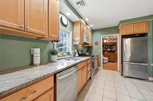 21 King St, Hampton Bays, NY 11946 - Photo 12