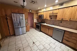 15 Bonnie Ct, Spring Valley, NY 10977 - Photo 12