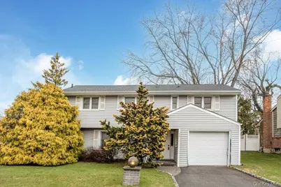 15 Elaine Place, Plainview, NY 11803 - Photo 2