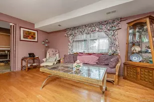 15 Elaine Pl, Plainview, NY 11803 - Photo 4