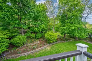 199 Hickory Grove Dr E, Larchmont, NY 10538 - Photo 8